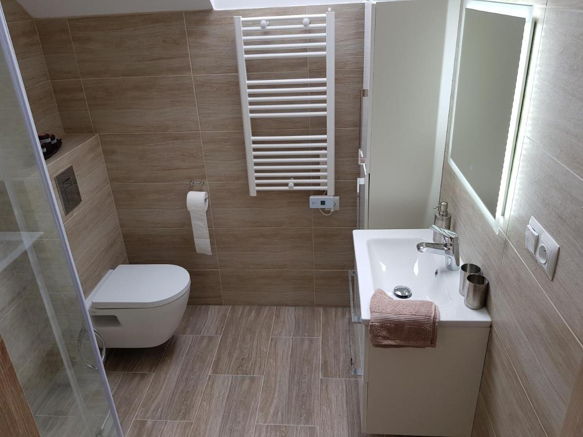 ילנייה גורה Apartament Komarno II מראה חיצוני תמונה